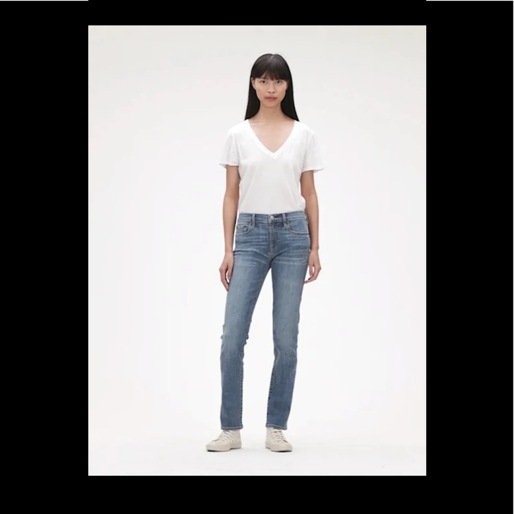 NWT Gap Mid Rise Classic Straight Jeans Size 20